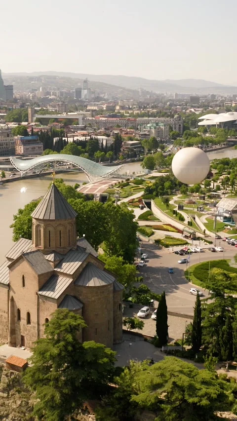 Aerial view of Tbilisi Vídeo Stock 232190219