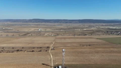 Aerial view of telecommunication tower Vidéo 330515101