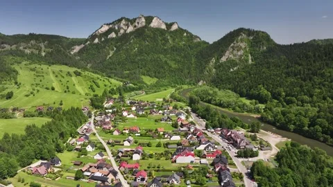 Aerial view of Three Crowns (Trzy Korony) summit, Pieniny Mountains, Poland Stock Footage 314044077