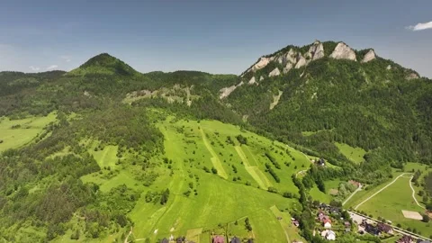 Aerial view of Three Crowns (Trzy Korony) summit, Pieniny Mountains, Poland Video stock 314044096