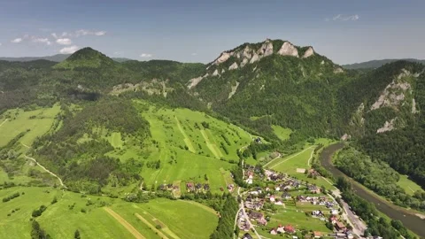 Aerial view of Three Crowns (Trzy Korony) summit, Pieniny Mountains, Poland Video stock 314044111