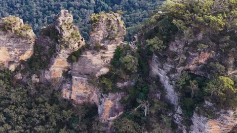 Aerial View of Three Sisters Rock Formations in Blue Mountains Vídeos de archivo 341542512