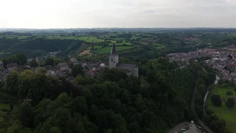 Aerial view of thuin city and belfry landmark in belgium Vídeos de archivo 336611122