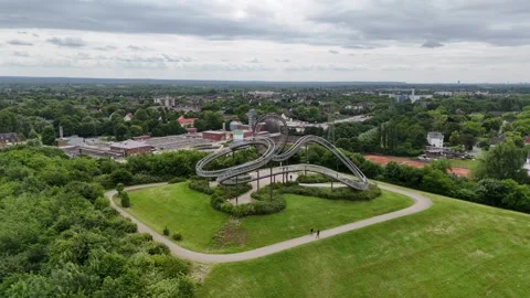 Aerial view of Tiger and Turtle sculpture in Duisburg 스톡 동영상 323123792