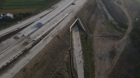 Aerial View of Toll Road Construction Project with Tunnel Crossing Vidéo 338019306
