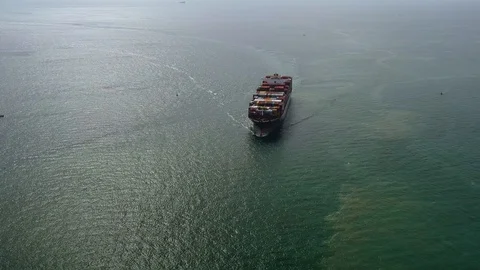 Aerial view on the top of the cargo ship carrying out export and import  Video stock 112993180