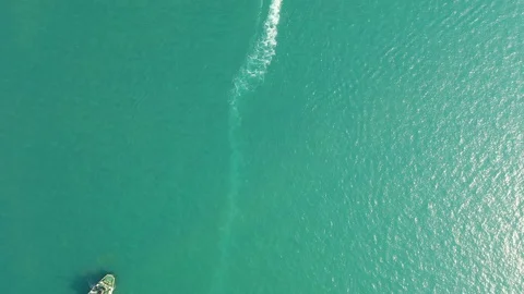 Aerial view. top view of the ship carrying the lpg and oil tanker in the sea por Stock Footage 100657172