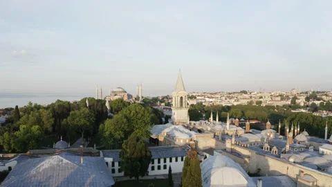 Aerial view of Topkapi Palace and Istanbul Historical Peninsula. 動画素材 133466956