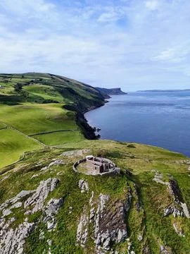 Aerial view of Torr Head Cliffs Overlooking Ocean, Northern Ireland Foto stock