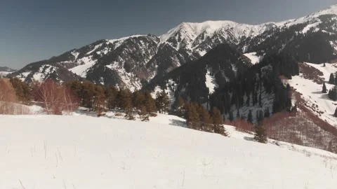 Aerial view tourist with cofee at beautiful winter mountains Stock-Footage 171663111