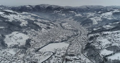 Aerial View of a Town in Winter 動画素材 101841587