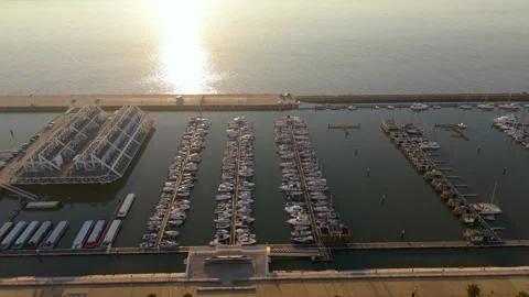 Aerial view of tranquil harbor at dusk at Parque das Nacoes Video stock 345793547