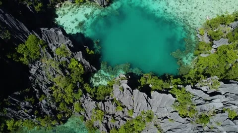 Aerial view of twin lagoon and boats in coron palawan Stockbeeldmateriaal 342576166