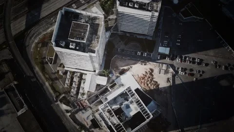 Aerial view of typical small town shopping center with parking Vídeos de archivo 142987528