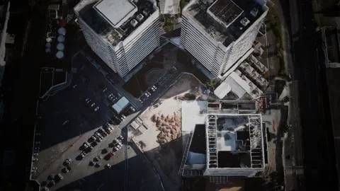 Aerial view of typical small town shopping center with parking Vidéo 143405767