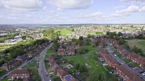 Aerial View of a typical UK town, suburb district sowing housing, gardens a.. Vídeos de archivo 236203957