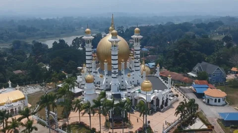 An aerial view of Ubudiah Mosque located in Kuala Kangsar, Perak Stock Footage 149332806