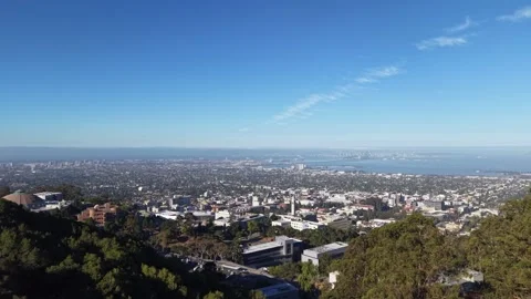 Aerial View of UC Berkeley Campus and San Francisco Bay on Clear Sunny Day – 스톡 동영상 341706390