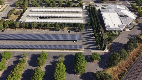 Aerial view of UC Davis campus solar panel parking lot Stock-Footage 336222234