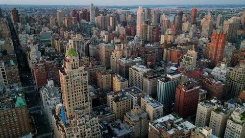 Aerial View of of Upper East Side New York City NYC Skyline from Central Park Vidéo 240308078