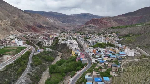 Aerial view of urban buildings in Basu County, Chamdo City, Tibet Vídeo Stock 306862853