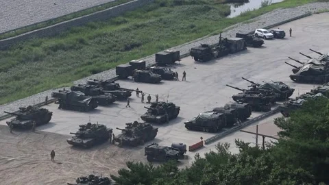 Aerial view U.S. Army tanks parked ready for gunnery qualifications Vídeo Stock 282248036