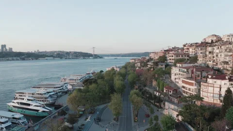 Aerial view of Uskudar Square. 4K Footage in Turkey Vídeo Stock 136772732
