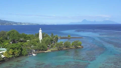 Aerial view of the Venus Point beach and lighthouse in Mahina, Tahiti Vídeo Stock 277231655