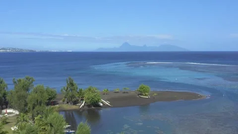 Aerial view of the Venus Point beach and lighthouse in Mahina, Tahiti Vídeo Stock 277231672