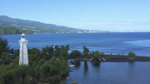 Aerial view of the Venus Point beach and lighthouse in Mahina, Tahiti Vídeo Stock 277231683