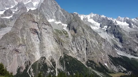Aerial view - Vertical panning the Mont Blanc massif Stock Footage 137394474