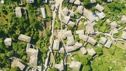 Aerial view of Village of  Kovachevitsa with Authentic nineteenth century houses Vídeo Stock 167722811