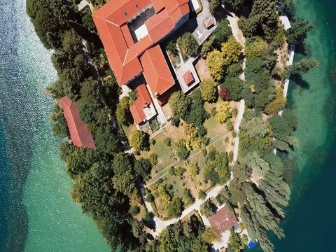 Aerial view of Visovac Monastery on Krka river, Croatia Video stock 80255016