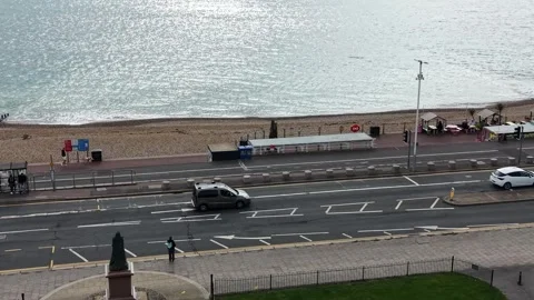 Aerial view of Warrior Square Gardens and seafront, St Leonards-on-Sea, East Vídeos de archivo 328077377