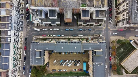 Aerial view of Warrior Square Gardens and seafront, St Leonards-on-Sea, East Vídeos de archivo 328077678