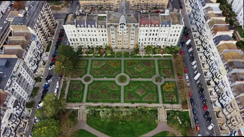 Aerial view of Warrior Square Gardens and seafront, St Leonards-on-Sea, East Vídeos de archivo 328077894