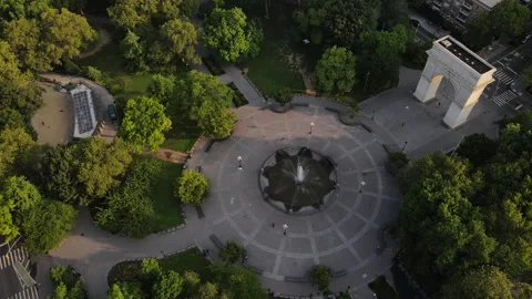 Aerial view of Washington Square Park at sunrise 스톡 동영상 246144612