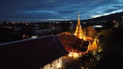 Aerial view of Wat Phra Singh Chiang Mai Thailand 스톡 동영상 266524606