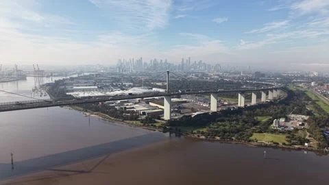 Aerial view of west gate bridge and melbourne skyline Stock-Footage 339304678