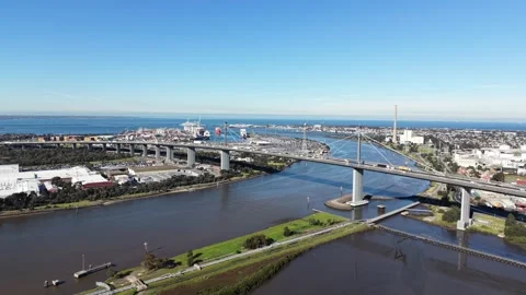 Aerial view of West Gate Bridge and Port of Melbourne traffic 스톡 동영상 340512543