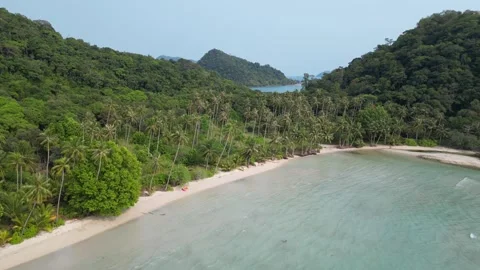 Aerial view of white sand beach with turquoise water on Koh Chang, Thailand. Stock Footage 343530331
