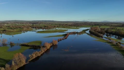 Aerial View of Wide River and Countryside 4K Stockbeeldmateriaal 333926142