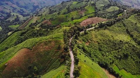 Aerial view of the winding road On the mountain and beautiful, suitable for holi Video stock 118968853