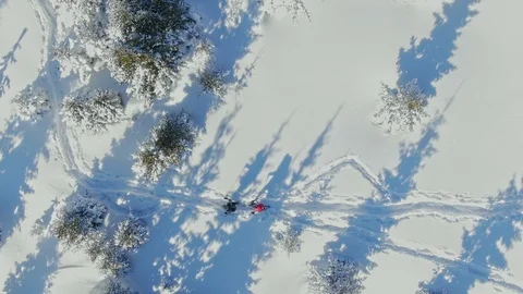 Aerial view of winter mountain and skiing snow hikers with ski and snowshoes 스톡 동영상 101810412