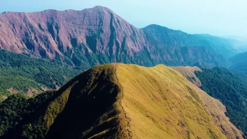 Aerial views of the rolling hills in Sembalun of Mount Rinjani Vidéo 288762165