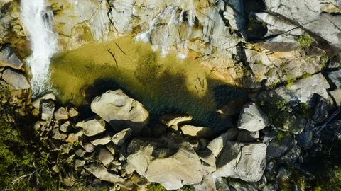 Aerial, a waterfall in the middle of rain forest at Davies Creek in Queenslan 스톡 동영상 117919202