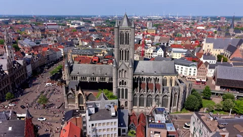 Aerial wide angle panoramic view of the majestic medieval Saint Nicholas Ch.. Stock Footage 340039907