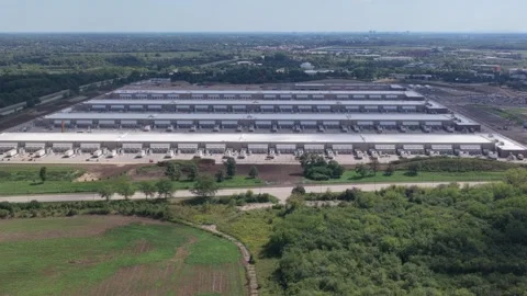 Aerial zoom in view of a big data center complex under construction Vídeo Stock 345771709