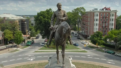 Aerial:Robert E Lee Memorial statue. Richmond, Virginia, USA Stock Footage 121593055