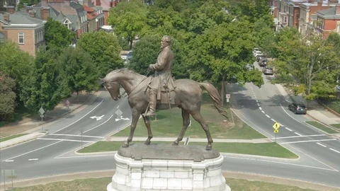 Aerial:Robert E Lee Memorial statue. Richmond, Virginia, USA Video stock 121595327